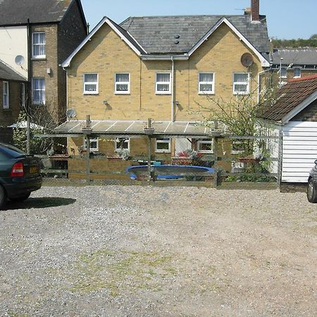 Longfield Guest House Dover Dış mekan fotoğraf