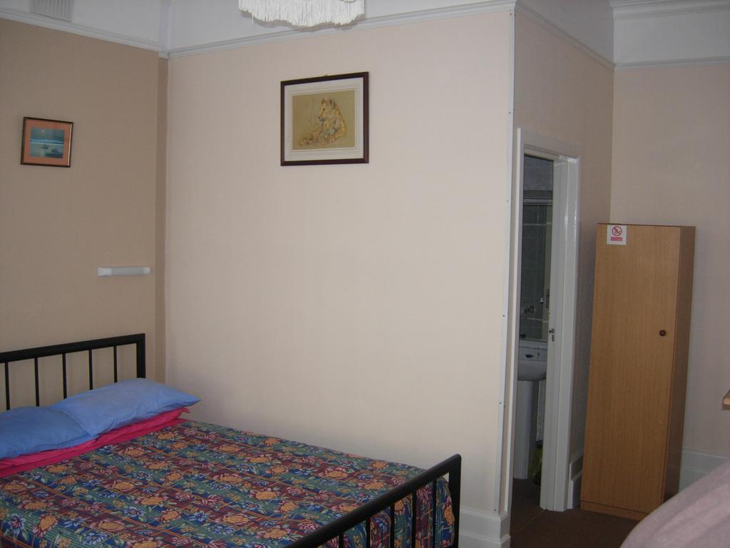 Longfield Guest House Dover Oda fotoğraf